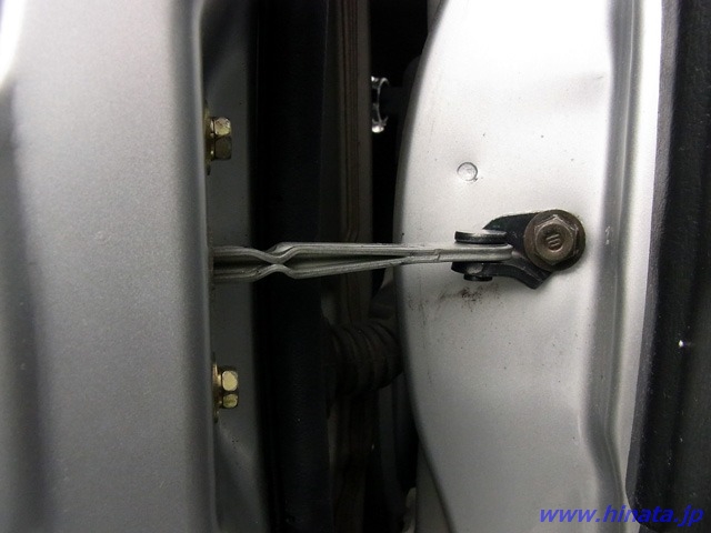 ドアチェッカーのボルト