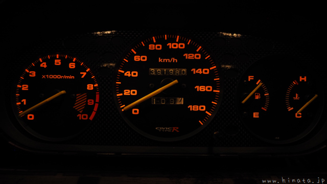 バルブ交換前のメータークラスタ