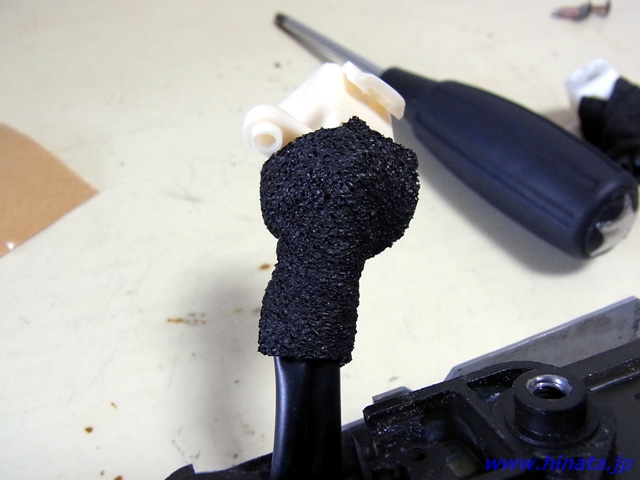 防水テープを巻く