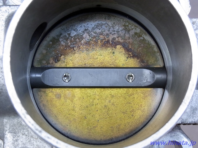 バタフライバルブの表側