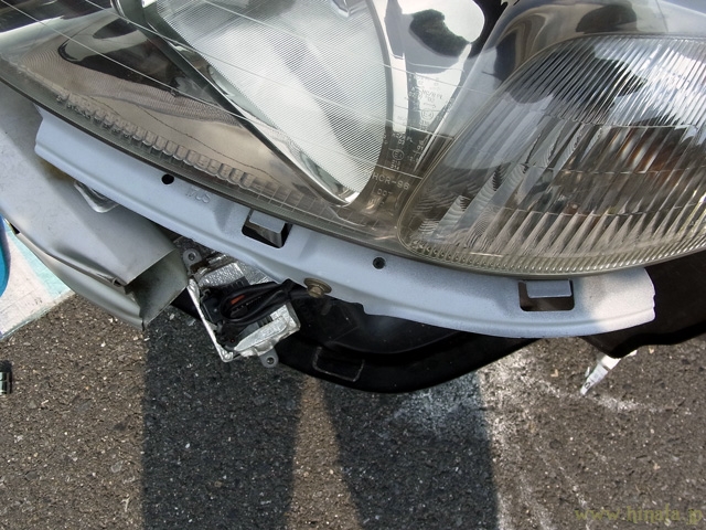 新品で正しい位置に戻ったスティフナーとステー