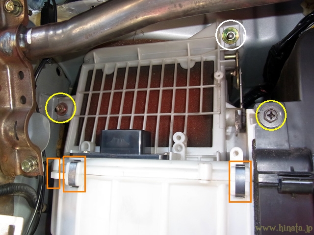 ブロアーサブASSYの取り外しその1