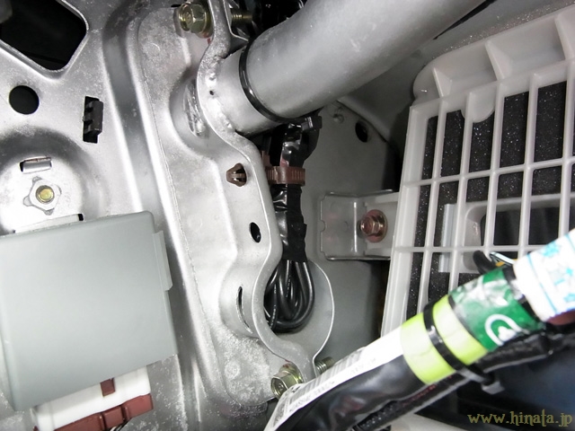 余ったケーブルは一まとめ