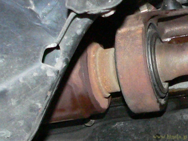 ハーフシャフトとインボードジョイントの接続部分