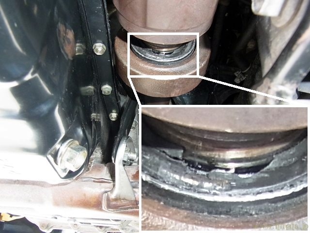 ハーフシャフトのシールにもダメージが入る