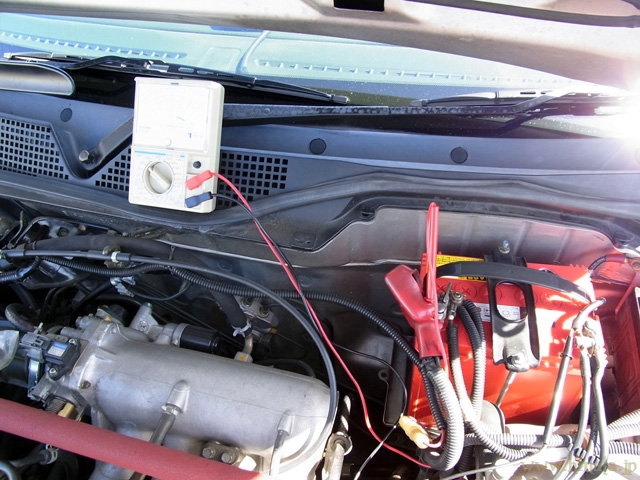 バッテリー端子の電圧測定練習