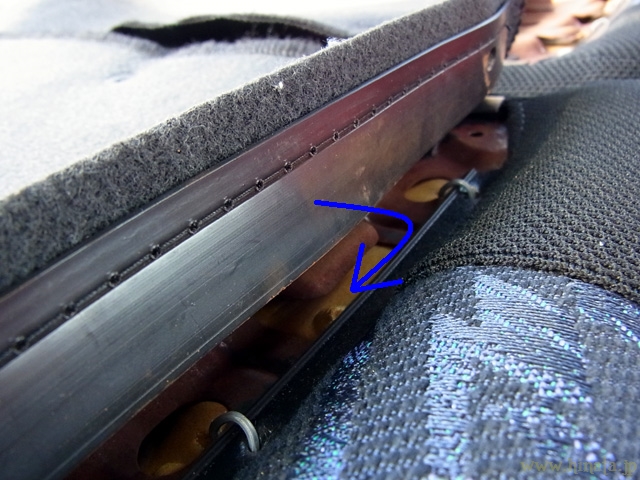 トランクフロアマットの移植