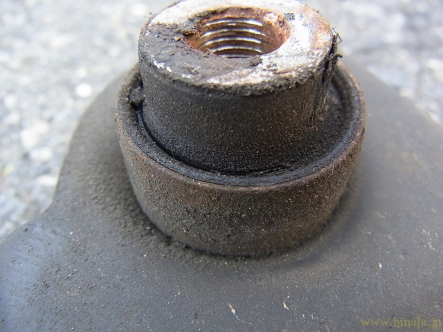 社外製強化ブッシュの損傷具合その2