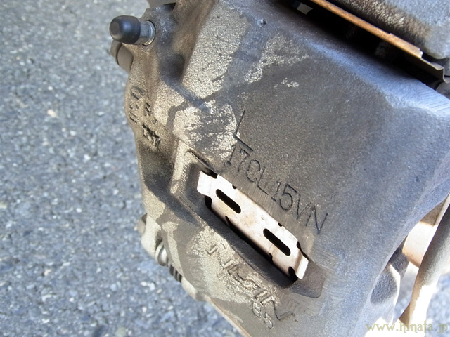 めっきが残っている部分と落ちた部分