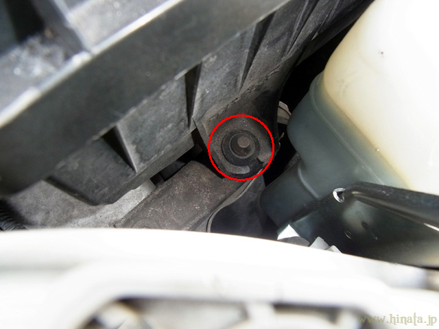 エアクリーナーケースの固定部分その2