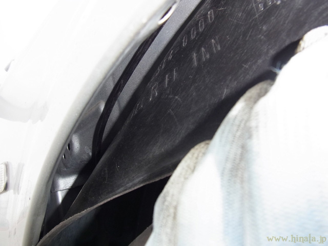 隙間から目視点検可能