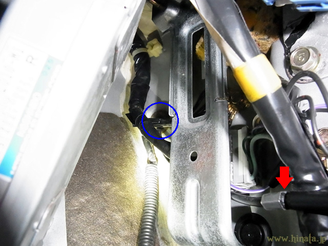 ボンネットフードロックの交換