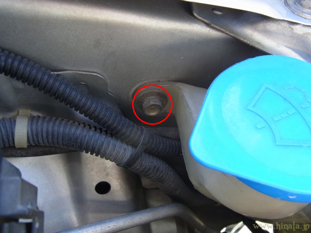 装着される側を壊して外したコネクタ類