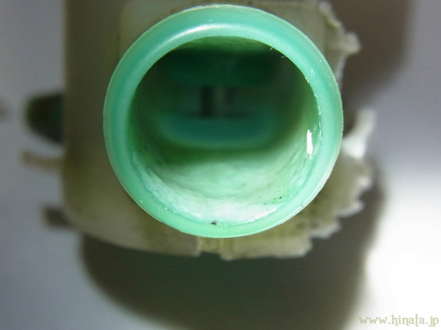 ウォッシャーモーターの吸入口