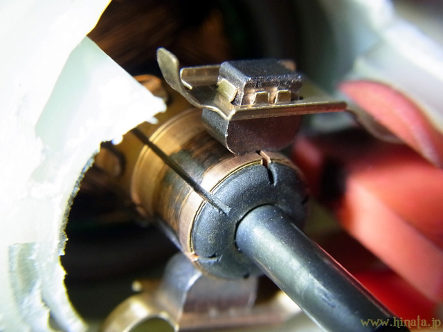 コミュテーターとブラシの接触具合