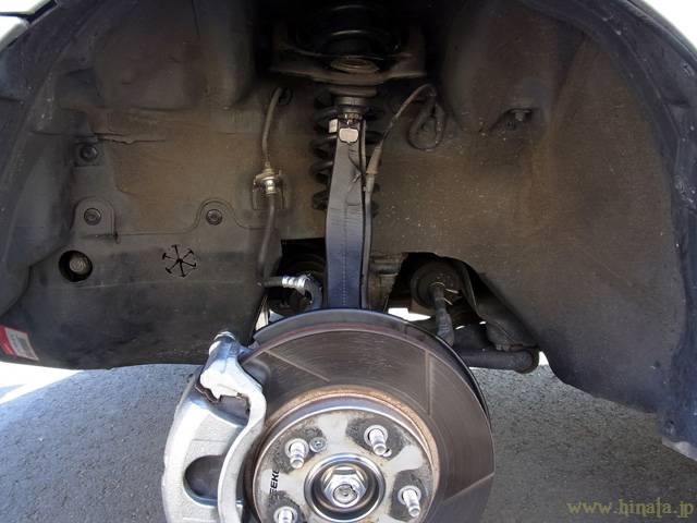 新品のナックルとハブ