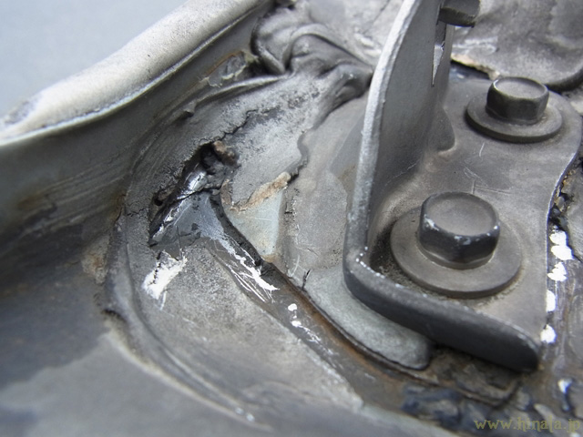 シール材を剥がしたが、異常なし