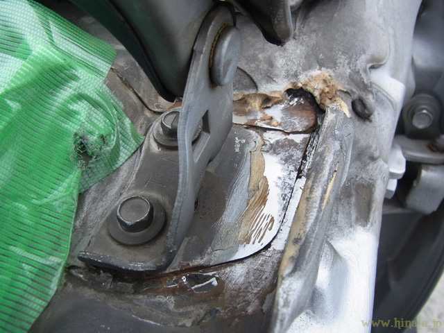 左側(助手席側)の状態は悪い