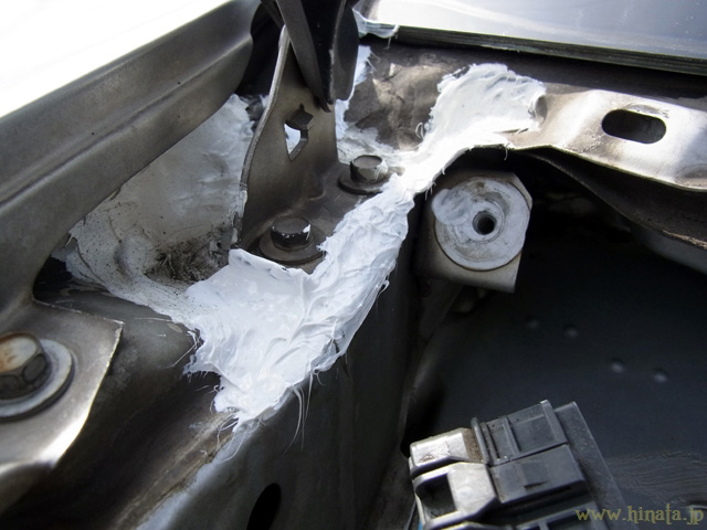 右側(運転席側)の再シール完了