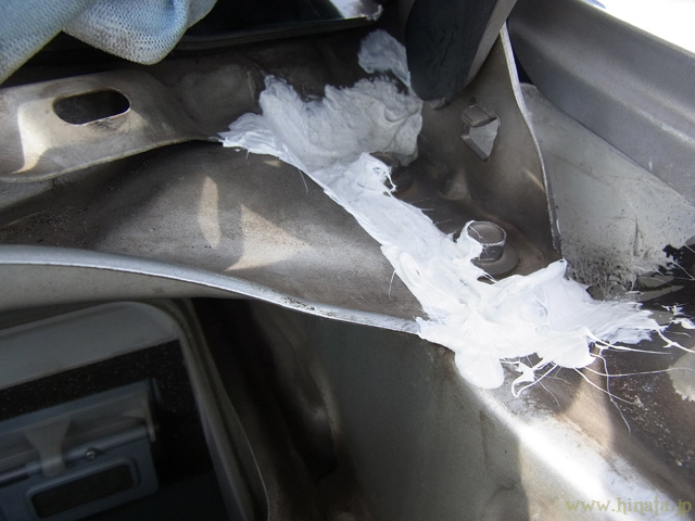 左側(助手席側)の再シール完了