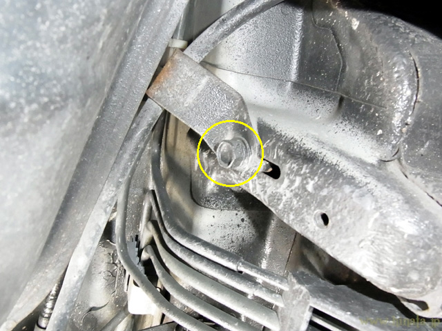 三本目はフロアパネル