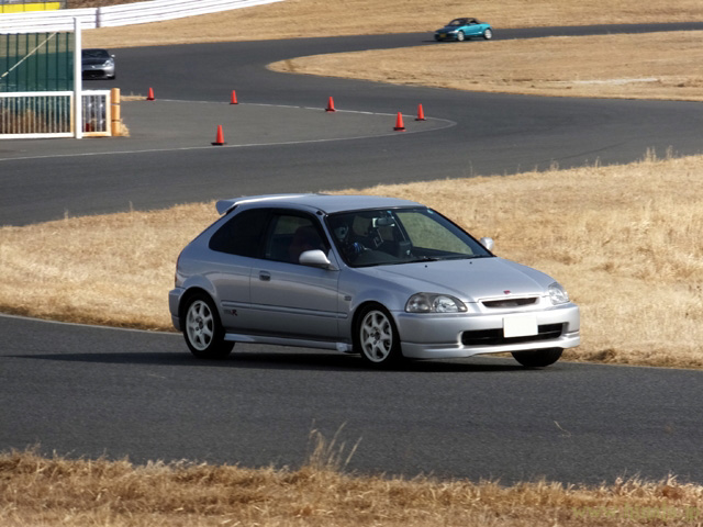 袖ヶ浦フォレストレースウェイでのスポーツ走行