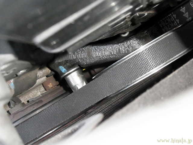 アイドルプーリーとスペシャルボルト