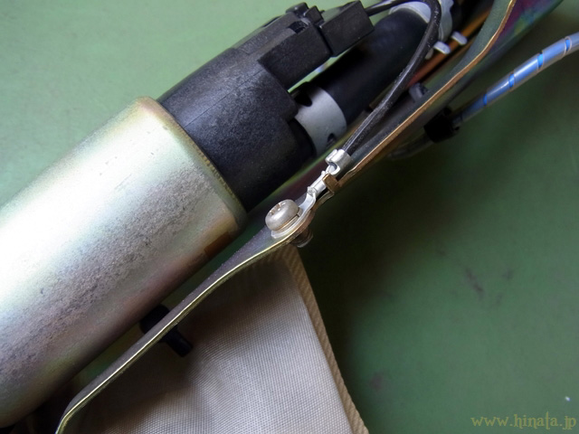 燃料ポンプのマイナス端子