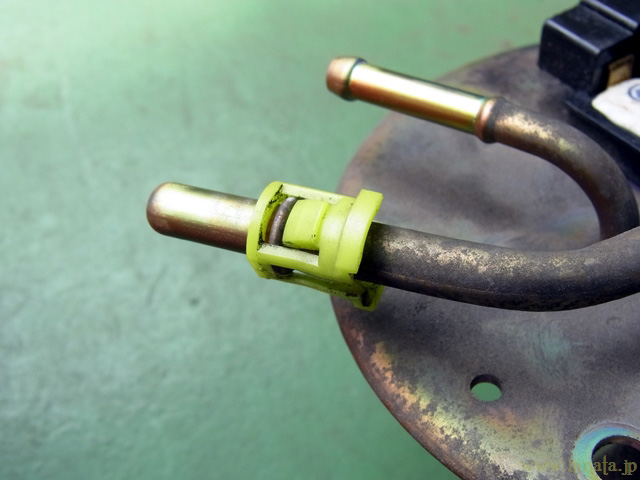 パイプに残ったリテーナ