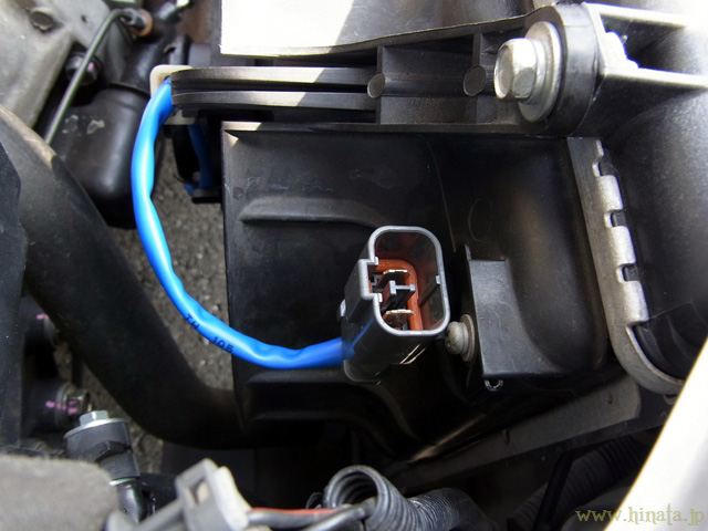 電源カプラを装着