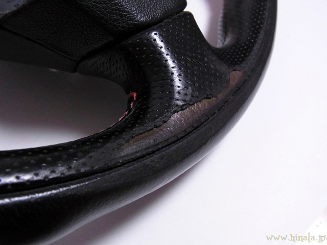 すり減った外周部分のレザー