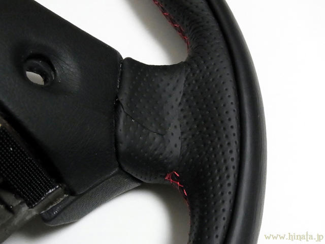 左右スポークの裏側も貼り合わせ