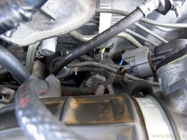 チャコールキャニスターの位置