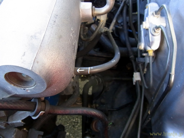 チャコールキャニスターとインマニのサージタンク接続部分