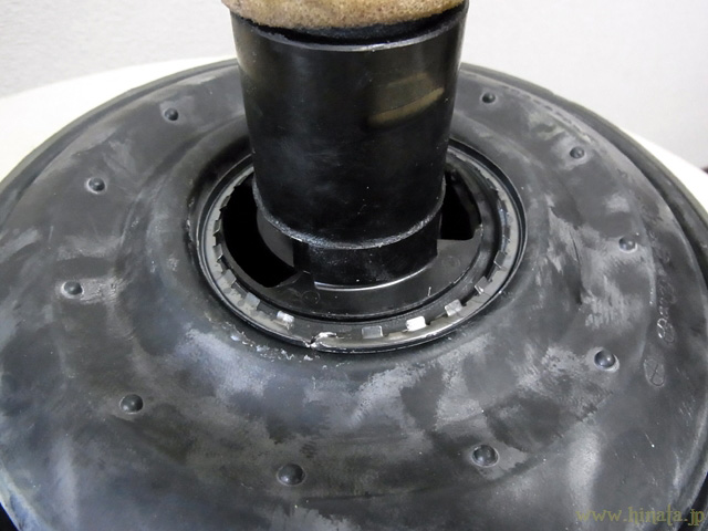 バルブボディとリアダイヤフラムを分離する