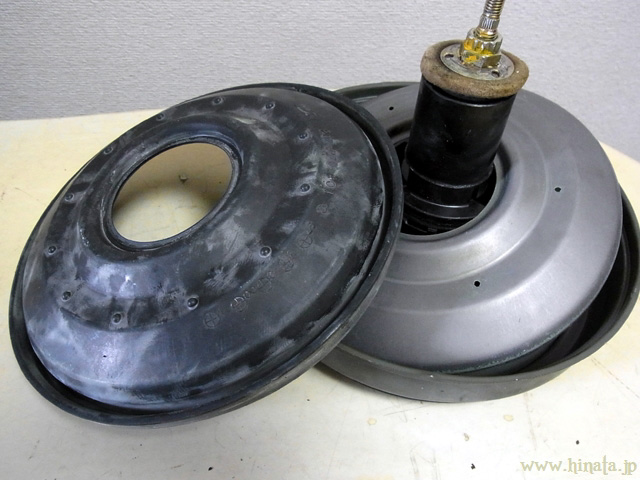 リアダイヤフラムとリアプレート