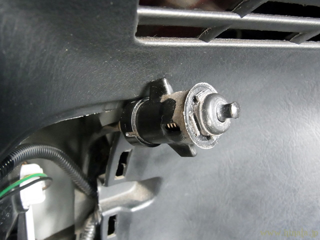 フューエルリッドオープナー本体