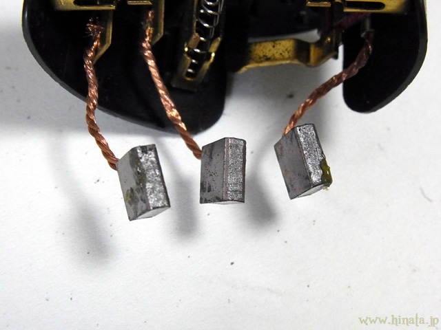 均等に減っている