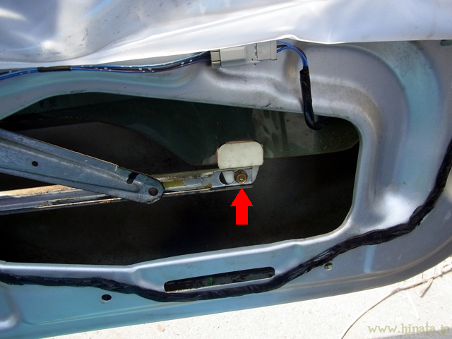 窓ガラス装着用ボルト右