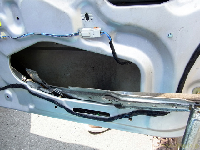 ウインドウレギュレーターの取り外し