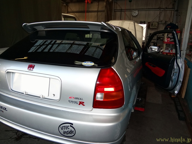 リアバンパーのステッカー