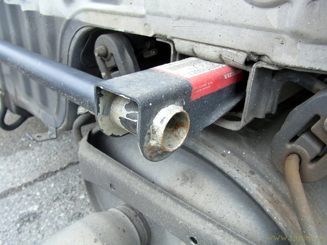 リアパフォーマンスロッドの錆その1