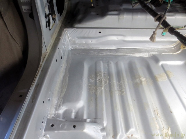 運転席側後部も塗装完了