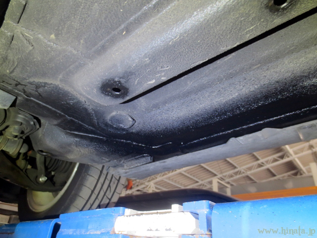 右側アウトリガー付近