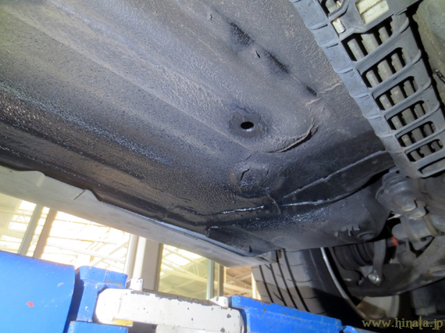 左側アウトリガー付近