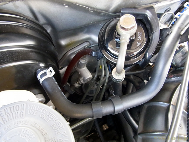 ブレーキブースター側の装着