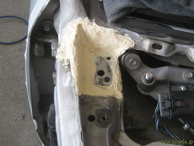 シール材を打つ