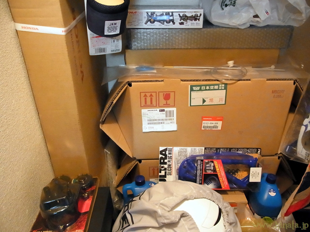 クローゼットは部品倉庫化