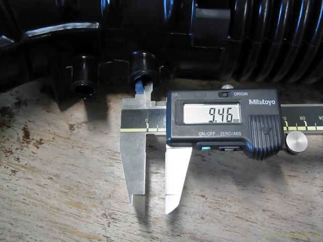 吸気温度センサー用の開口部内径