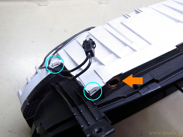 ケーブル付のバルブを外す